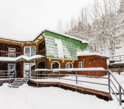 Большой дом - групповое размещение в Златогор
