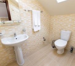 Мансардный семейный без балкона в Karap palace hotel