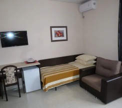 Четырёхместный номер Comfort с балконом в Солнечный бриз