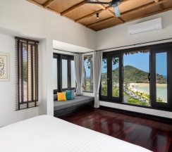 Hillside Pool Вилла с видом на океан в Отель Saii Phi Phi Island Village