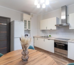 Апартаменты улучшенные с двумя спальнями и балконом для 8 гостей в Степаненков