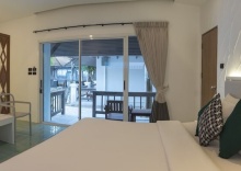 Двухместная вилла Deluxe с балконом и с видом на сад двуспальная кровать в Samui Natien Resort