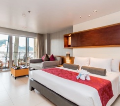 Двухместный номер Deluxe с балконом 2 отдельные кровати в ASHLEE Hub Hotel Patong