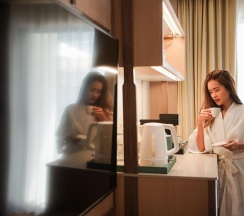 Двухместная вилла Premium с видом на бассейн двуспальная кровать в Holiday Inn Resort Phuket by IHG