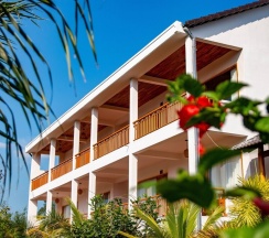 Четырёхместный номер Superior с видом на сад в La Casa Resort