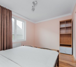Шестиместные апартаменты с 2 комнатами с видом на внутренний двор в Green rent