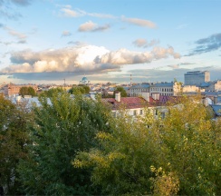 Делюкс с одной большой кроватью размера "King size" (с видом на город) в Cort Inn St-Petersburg Hotel & Conference Center