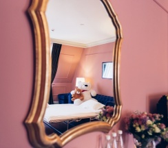 Семейный номер с видом на улицу в Dom Boutique Hotel
