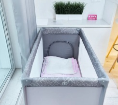 Двухместный номер Deluxe с балконом и с видом на город 2 отдельные кровати в Апартаменты Новые в Минск-Мир возле Avia mall