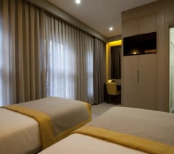 Четырёхместный люкс семейный (пристройка) в Seraglio Hotel & Suites