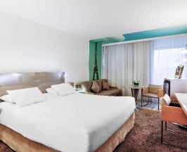 Двухместный номер семейный Superior двуспальная кровать в Mercure Paris Vaugirard Porte de Versailles