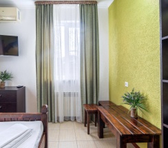 Двухместный номер Classic с видом на море и дендрарий двуспальная кровать в Delsochi