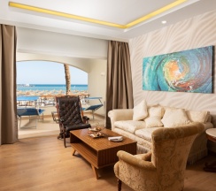 Двухместный люкс с видом на море двуспальная кровать в Pickalbatros Dana Beach Resort - Hurghada