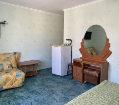 Четырёхместный номер Standard с балконом в Удача