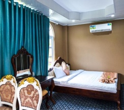 Двухместный номер Standard с видом на озеро двуспальная кровать в Mui Ne Alena Bungalow Hotel
