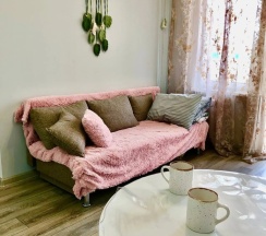 Трёхместные апартаменты с 2 комнатами с красивым видом из окна в ПольМари