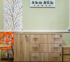 Женский номер на 8 человек с ванной комнатой. Нижнее место (ширина 120 см.) в Nice hostel Crocus