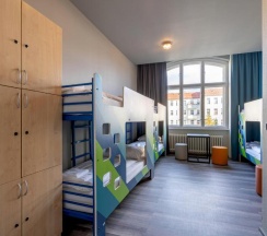 Кровать в общем номере в a&o Berlin Friedrichshain