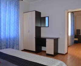 Люкс с балконом и с красивым видом из окна в Собер