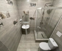 Шестиместный семейный люкс с балконом и с красивым видом из окна в Elegant hotel resort