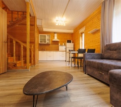 Дача с видом на поляну в Пасторское озеро