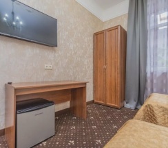 Трехместный с окном в хол в Ланселот