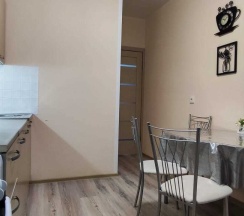 Квартира в Апартаменты на Якутск, ул. Лермонтова, д. 158а, "Инна"