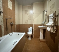 Люкс двухкомнатный с балконом в Николаевский