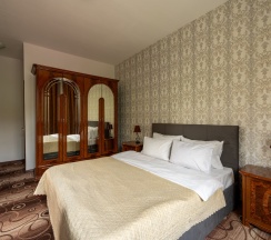 Люкс в Утомленные Солнцем