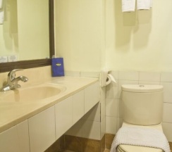 Одноместный номер Deluxe двуспальная кровать в Fersal Hotel Neptune Makati