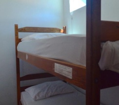 Кровать в общем номере (женский номер) в Cabo Frio Fun Hostel