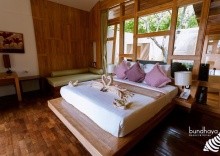 Бунгало beachfront в Bundhaya Villas Koh Lipe