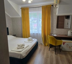 Двухместный номер Standard с балконом 2 отдельные кровати в Ахра