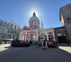 Двухкомнатная квартира 65 кв. м. у Летнего Сада и Михайловского замка в Невский 111