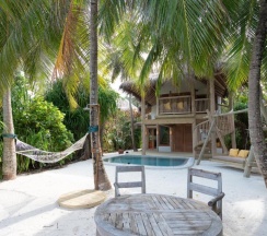 Двухместный люкс With Pool Crusoe двуспальная кровать в Soneva Fushi
