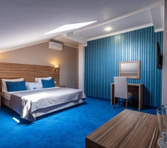 Двухкомнатный семейный "Мансарда" в Blue Marlin Hotel
