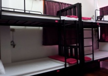 Кровать в общем номере (женский номер) в Home Hug Hostel - Adults