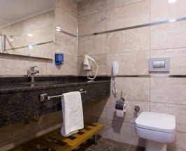 Четырёхместный номер Family в Lonicera City Hotel