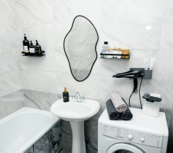 Пятиместные апартаменты Deluxe с балконом и с красивым видом из окна в Квартира на 5 гостей в элитном ЖК Квартет