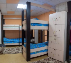 общий 8 местный номер в День и Ночь