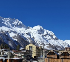 Двухместный Номер 3 этаж Standard с балконом и с видом на горы двуспальная кровать в Девичьи косы