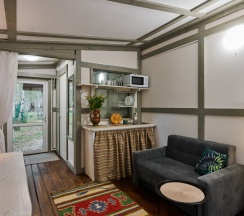 Номер в квадродоме с электрокамином в Алино