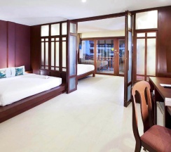 Четырёхместный номер Deluxe с видом на бассейн в Arinara Beach Resort Phuket