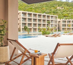 Двухместный номер Superior с видом на бассейн двуспальная кровать в Hyde Bodrum