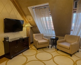 Mансардный номер Twin в The St. Regis Moscow Nikolskaya