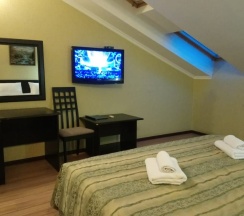 Двухместный номер мансардного типа в Акс