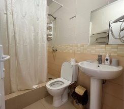 Стандарт Трехместный Мансарда в Elif