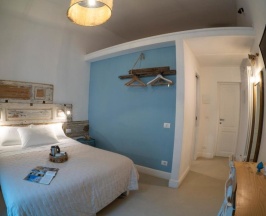 Двухместный номер Standard с балконом двуспальная кровать в B&B Murex