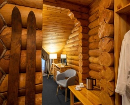 Двухместный номер Стандарт + двуспальная кровать в Skazka Lodge