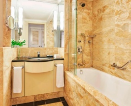 Двухместный клубный полулюкс c 1 комнатой двуспальная кровать в Sheraton Grand Warsaw